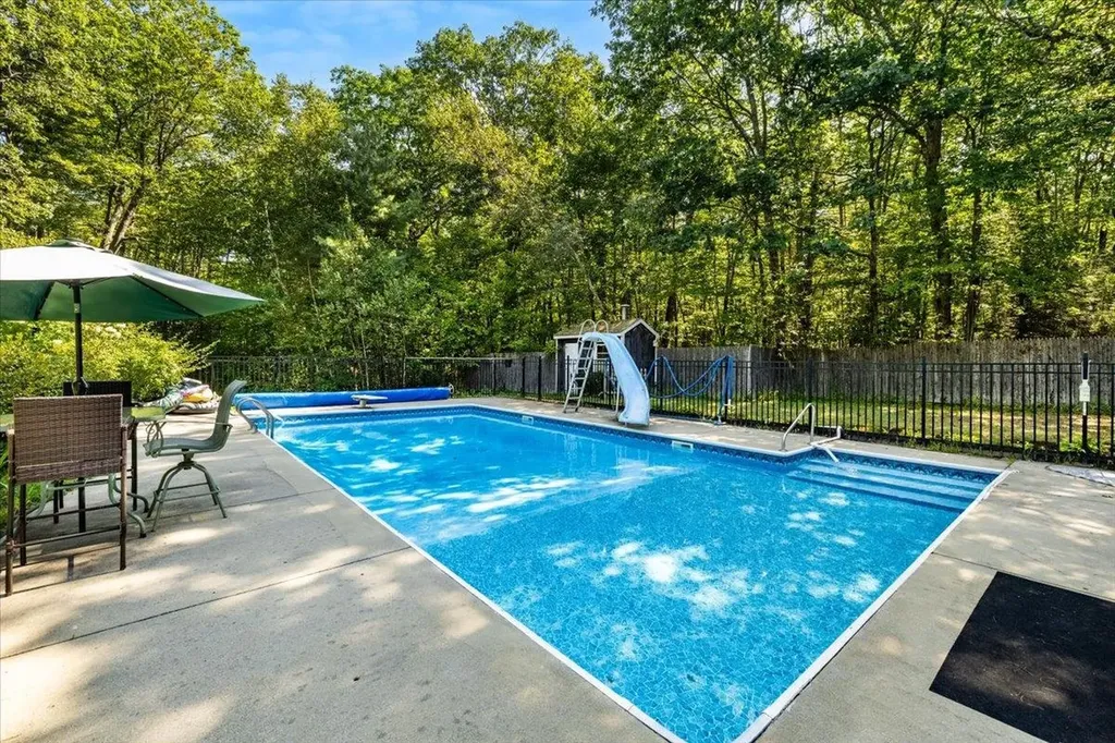 345 North Road Deerfield NH 03037