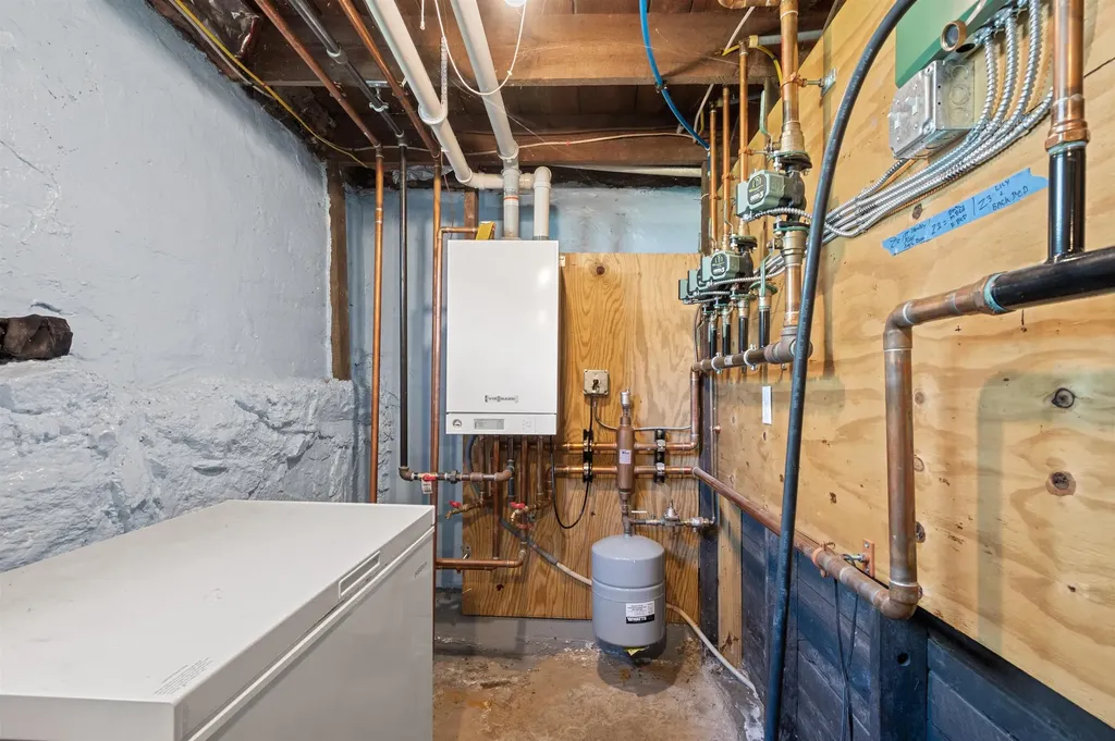 62 Whipple Avenue Laconia NH 03246