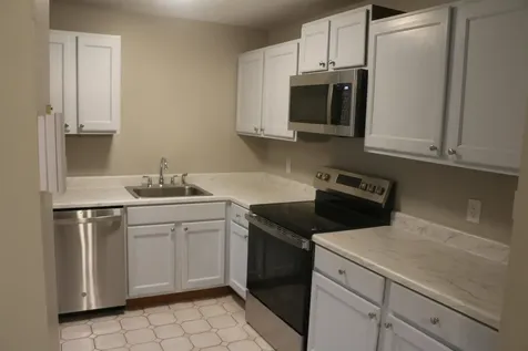 3 Fairfax Avenue Derry NH 03038