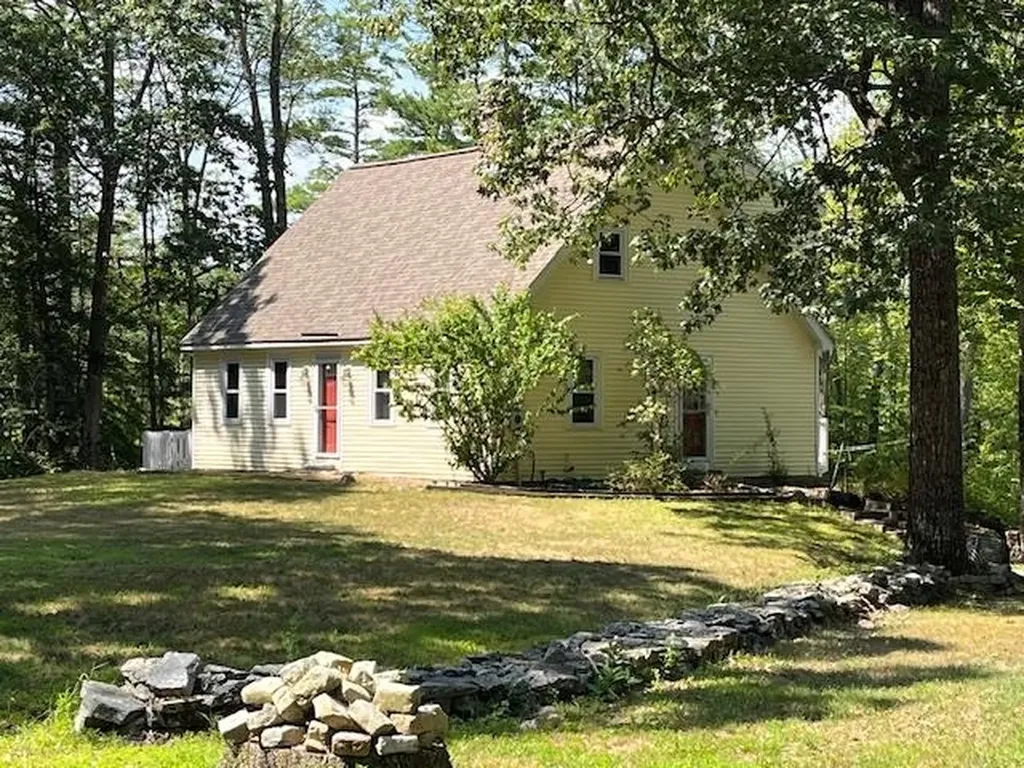 85 Checkerberry Lane Henniker NH 03242