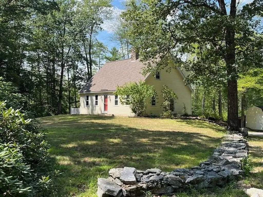 85 Checkerberry Lane Henniker NH 03242