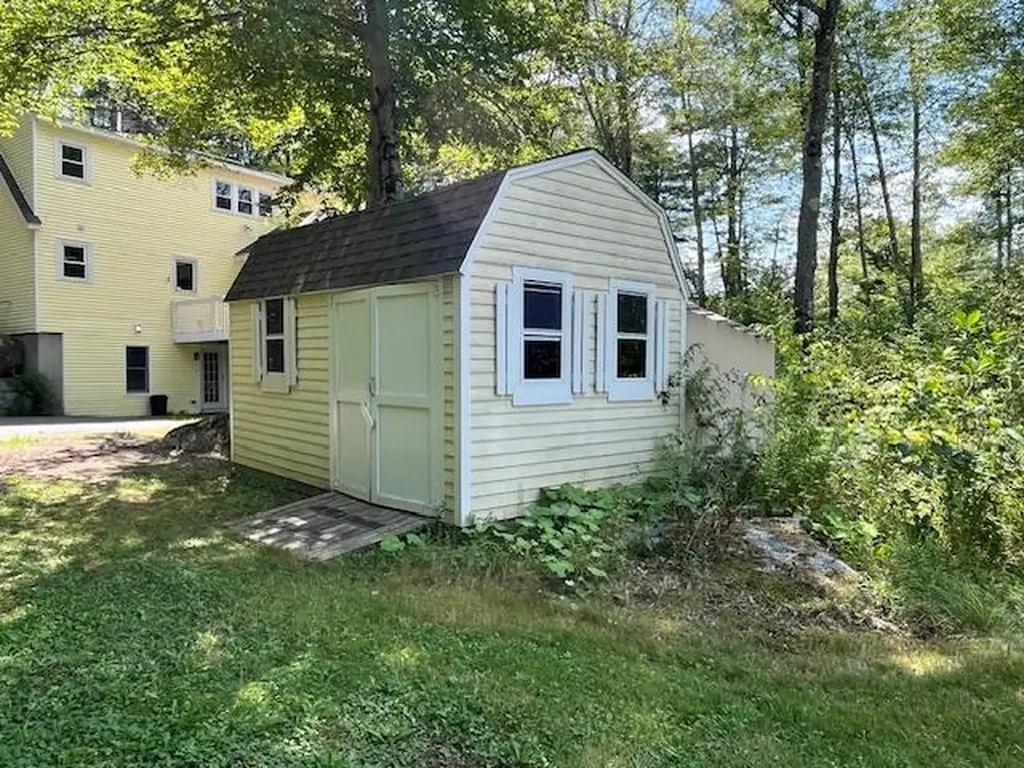 85 Checkerberry Lane Henniker NH 03242