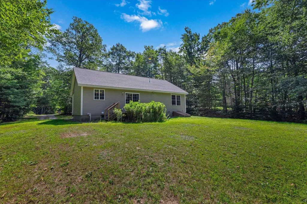 5 Pinehurst Drive Bennington NH 03442
