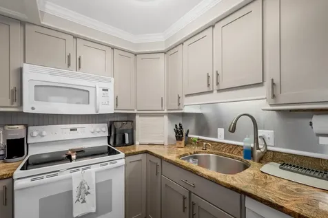 68 Railroad Avenue Wolfeboro NH 03894-0771