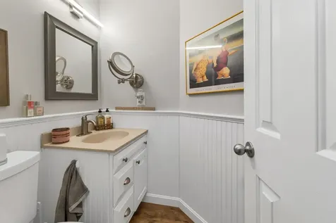 68 Railroad Avenue Wolfeboro NH 03894-0771