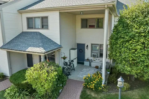 68 Railroad Avenue Wolfeboro NH 03894-0771