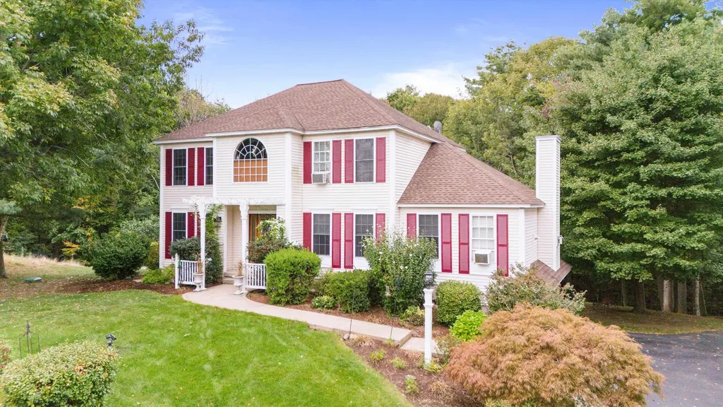 11 Hawk Drive Salem NH 03079