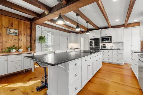 427 Old Bristol Road New Hampton NH 03256