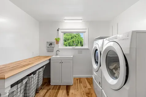 427 Old Bristol Road New Hampton NH 03256