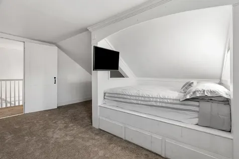 427 Old Bristol Road New Hampton NH 03256