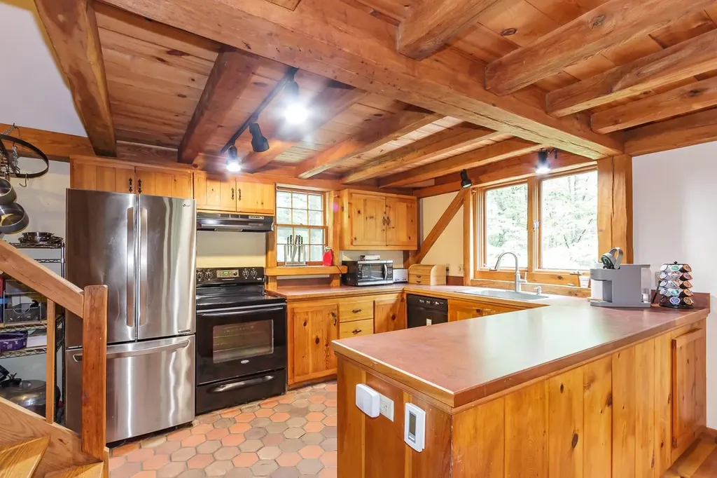 15 Bogie Place Grantham NH 03753