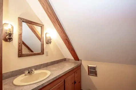 15 Bogie Place Grantham NH 03753