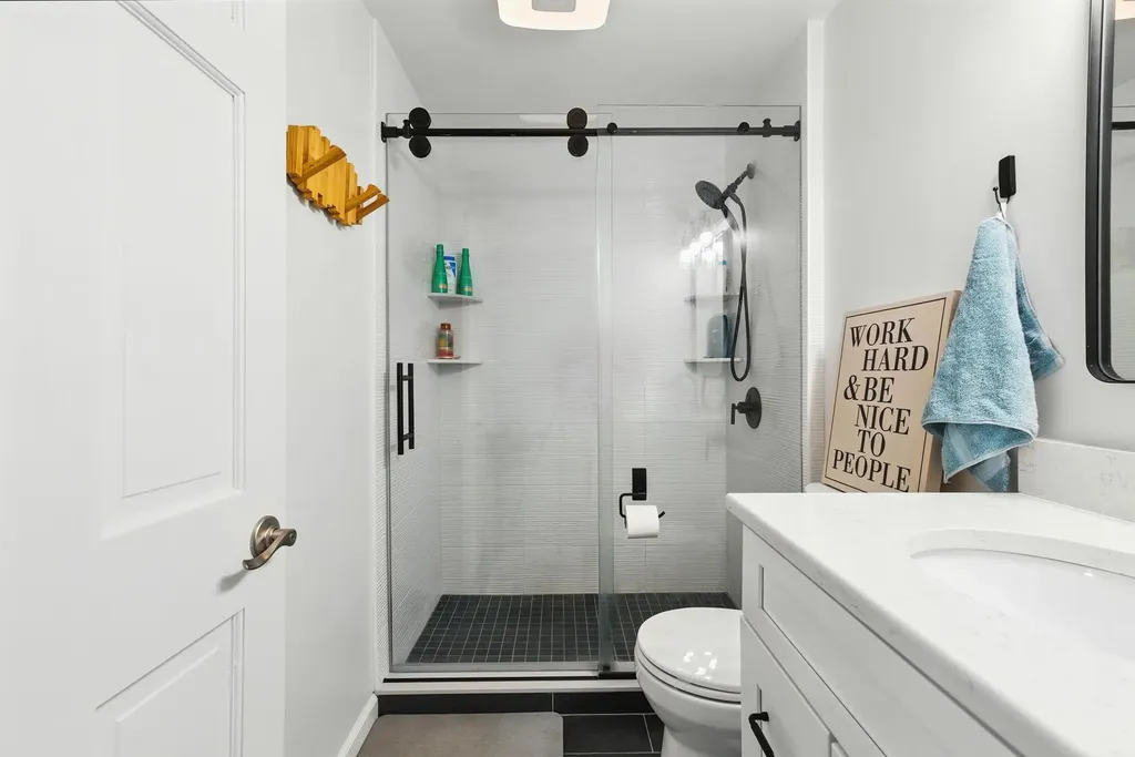 9 Dattillo Road Derry NH 03038