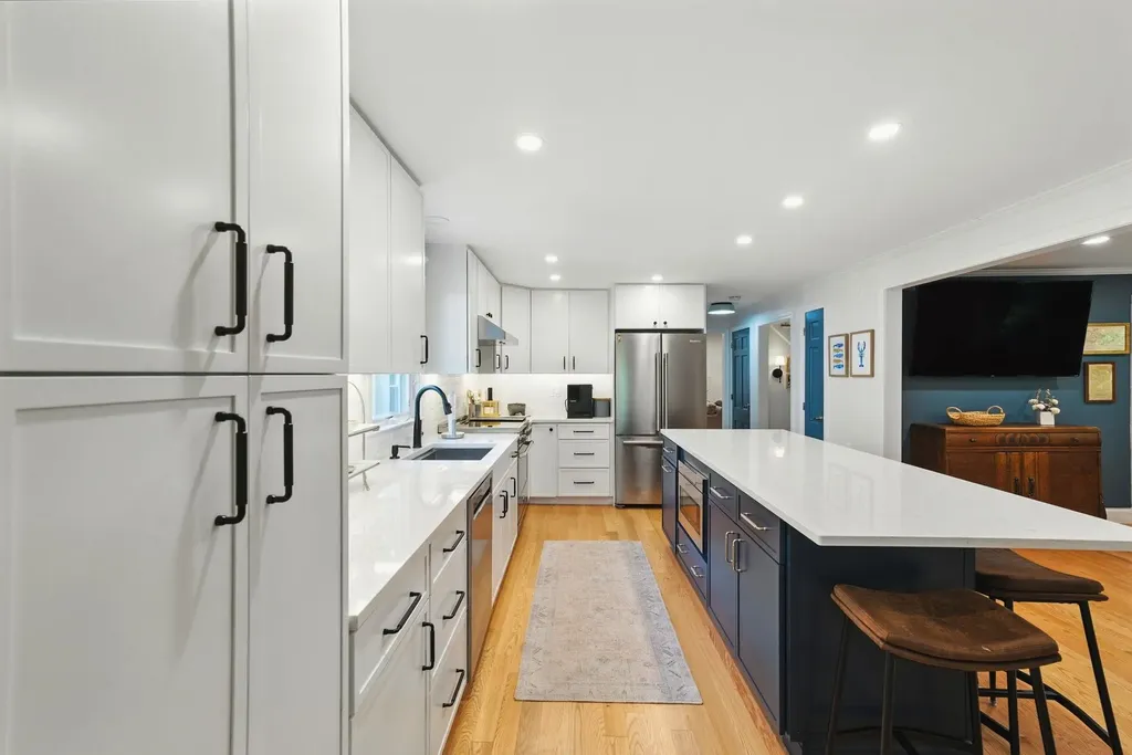 9 Dattillo Road Derry NH 03038