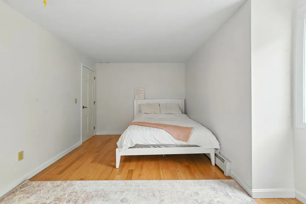 9 Dattillo Road Derry NH 03038