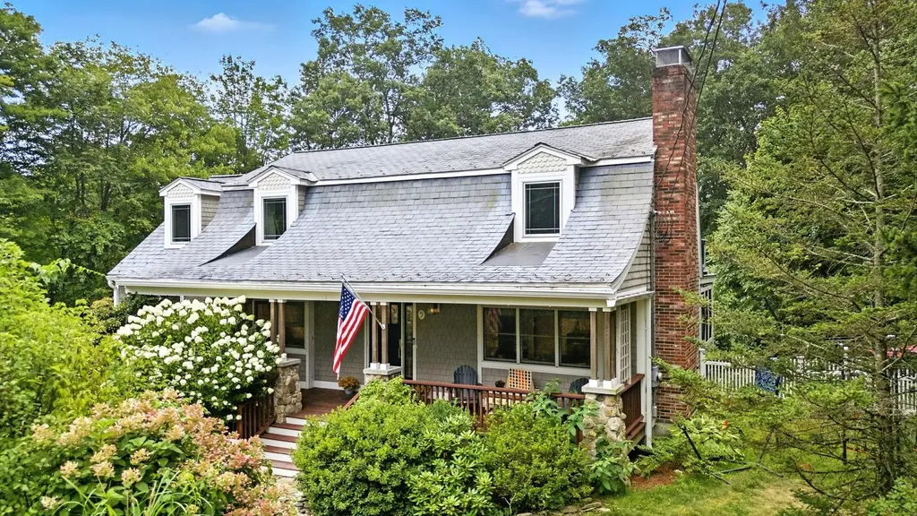 9 Dattillo Road Derry NH 03038