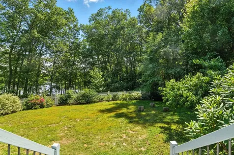 9 Dattillo Road Derry NH 03038