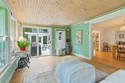 9 Dattillo Road Derry NH 03038