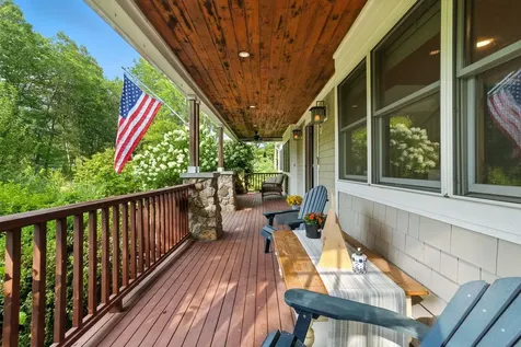 9 Dattillo Road Derry NH 03038