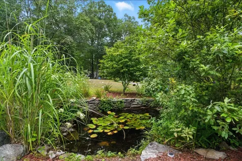 9 Dattillo Road Derry NH 03038