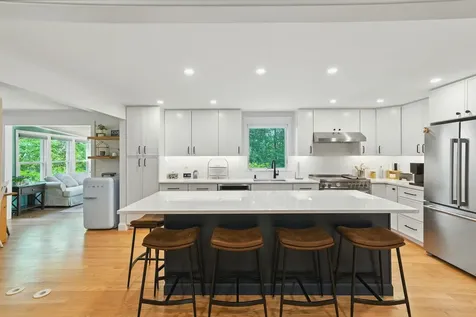 9 Dattillo Road Derry NH 03038