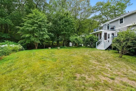 9 Dattillo Road Derry NH 03038