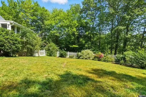 9 Dattillo Road Derry NH 03038