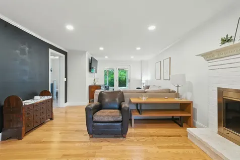 9 Dattillo Road Derry NH 03038