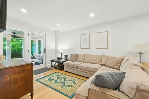 9 Dattillo Road Derry NH 03038