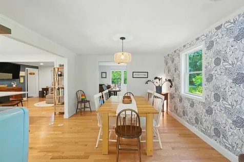 9 Dattillo Road Derry NH 03038