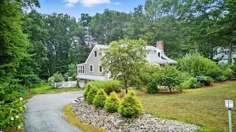 9 Dattillo Road Derry NH 03038