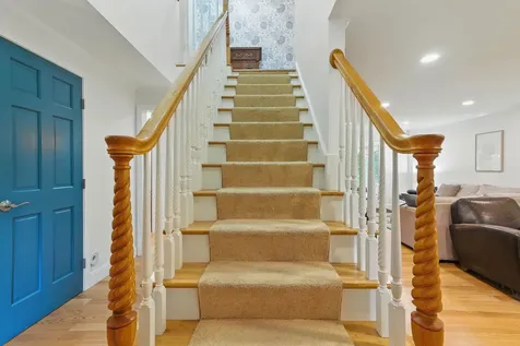 9 Dattillo Road Derry NH 03038