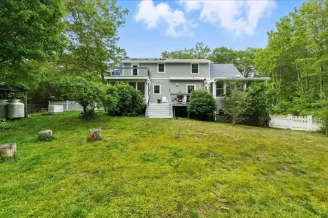 9 Dattillo Road Derry NH 03038