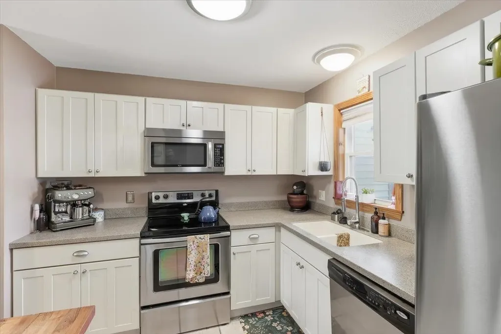 73 Saybrook Road Essex VT 05452