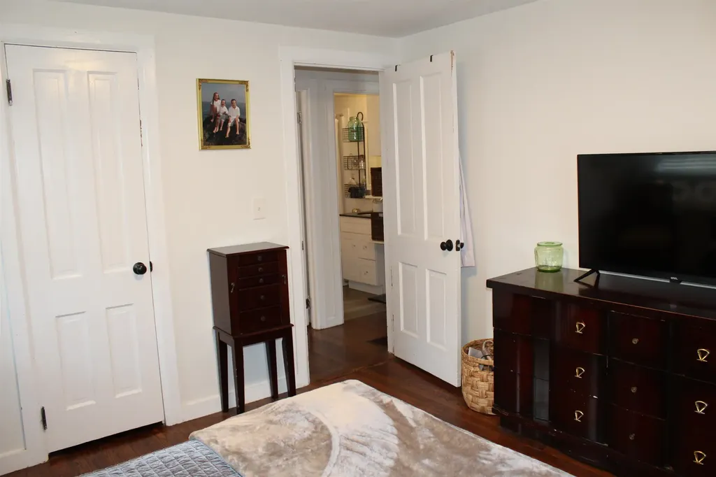 24 Lyons Street Rochester NH 03867