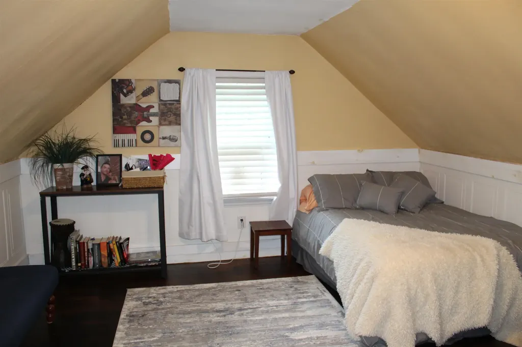 24 Lyons Street Rochester NH 03867