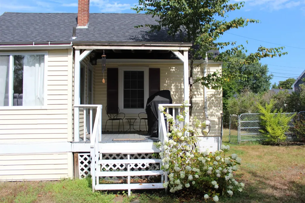 24 Lyons Street Rochester NH 03867