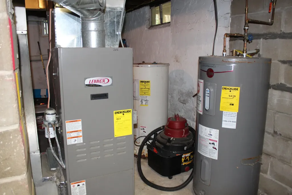 24 Lyons Street Rochester NH 03867