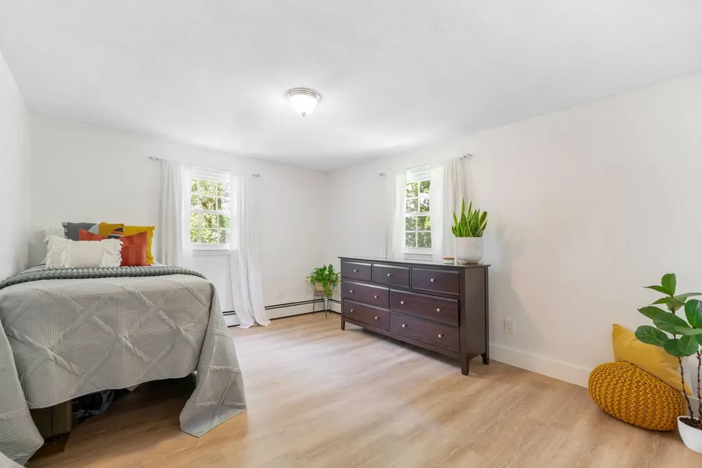 18 Frost Road Derry NH 03038