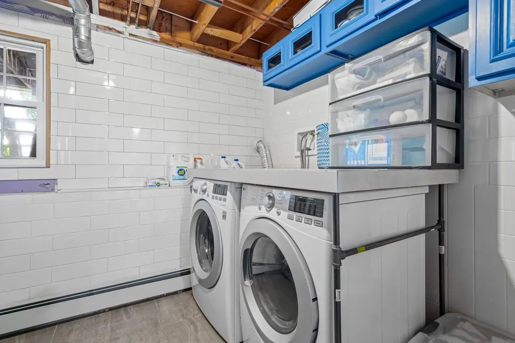 18 Frost Road Derry NH 03038