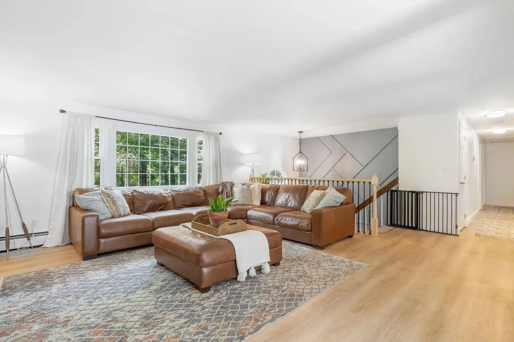 18 Frost Road Derry NH 03038