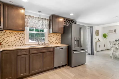 18 Frost Road Derry NH 03038