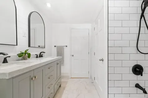 18 Frost Road Derry NH 03038