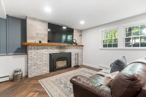 18 Frost Road Derry NH 03038