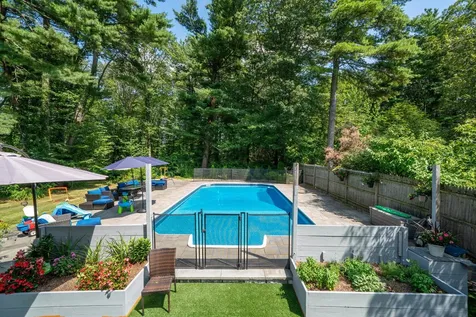 18 Frost Road Derry NH 03038