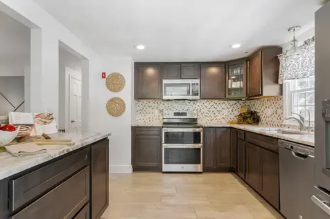 18 Frost Road Derry NH 03038