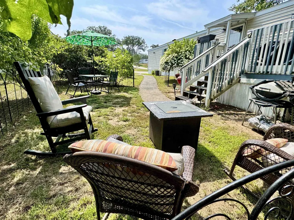 25 West Lane Rochester NH 03867
