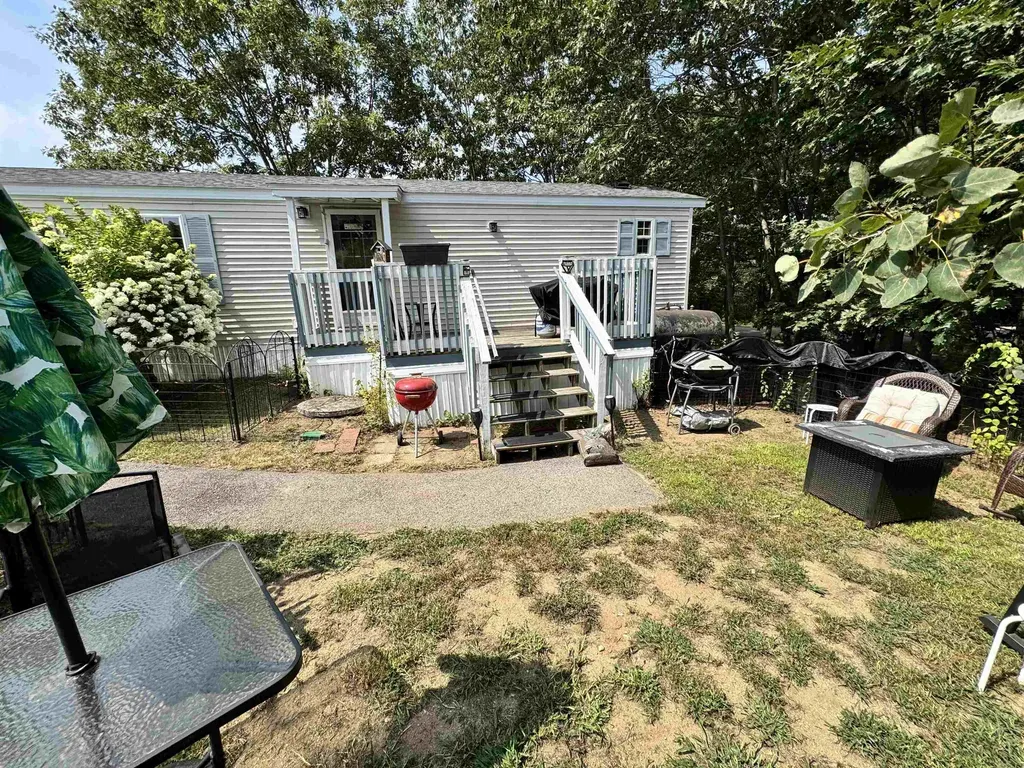 25 West Lane Rochester NH 03867