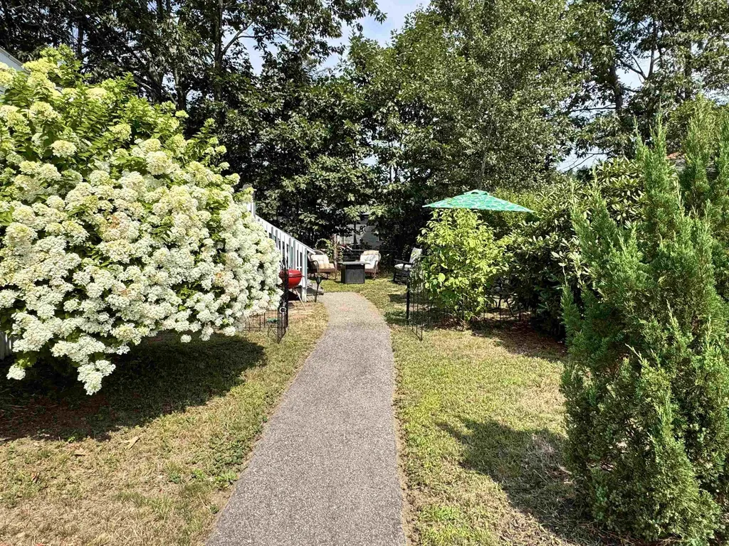 25 West Lane Rochester NH 03867