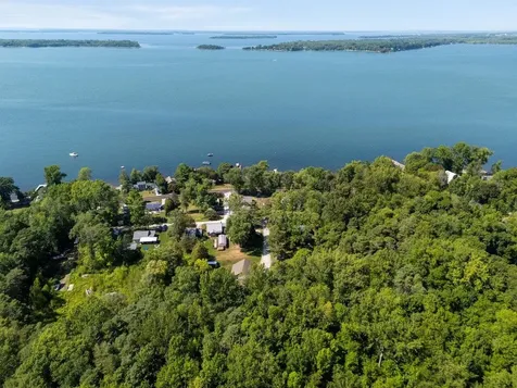 33 Campano Drive Georgia VT 05478
